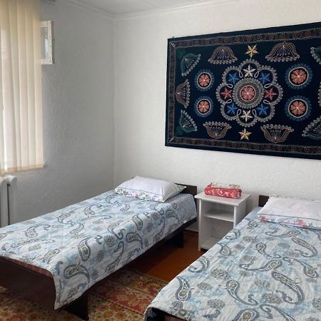 Nurgul Hotel Bokonbayevo Buitenkant foto