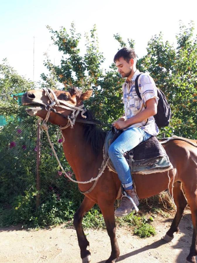 Nurgul Hotel Bokonbayevo Buitenkant foto